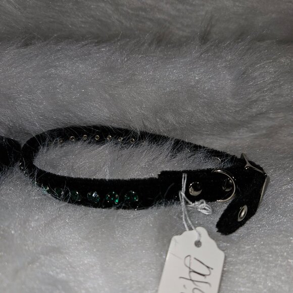 NEW Green Rhinestone Chocker/Collar on Black Velvet - Picture 3 of 15